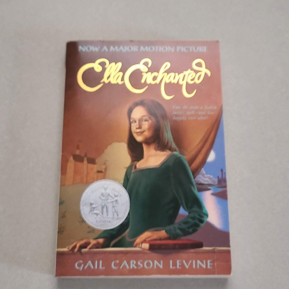 ⭐️3/$10⭐️Ella Enchanted by Gail Carson Levine